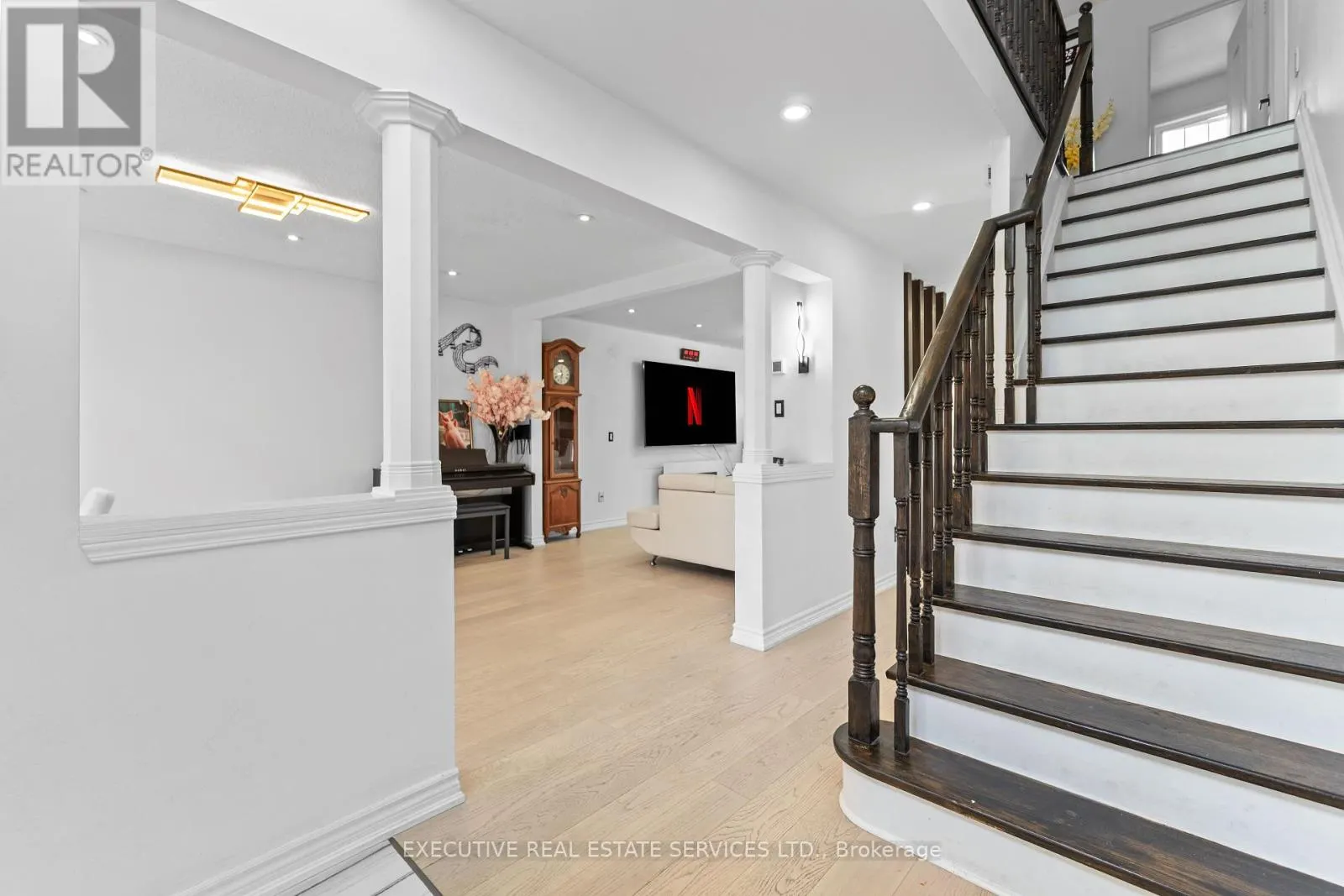73 WOODVALLEY DRIVE