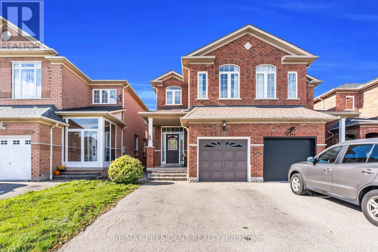 932 LEDBURY CRESCENT