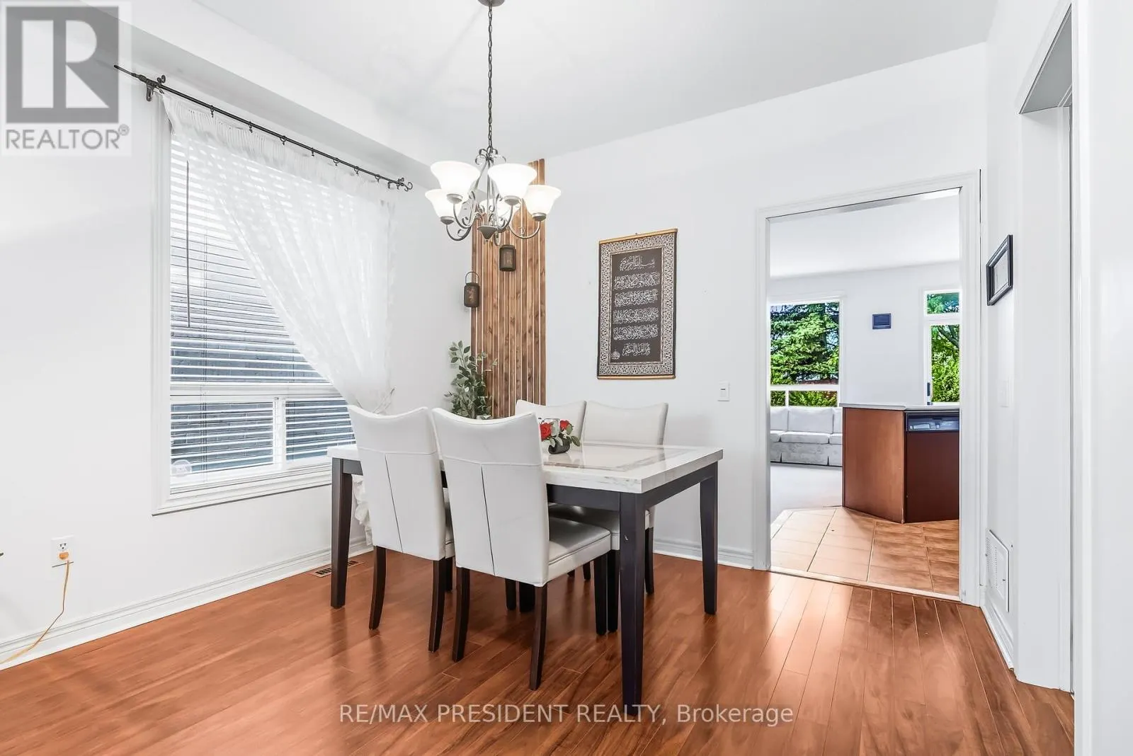 932 LEDBURY CRESCENT