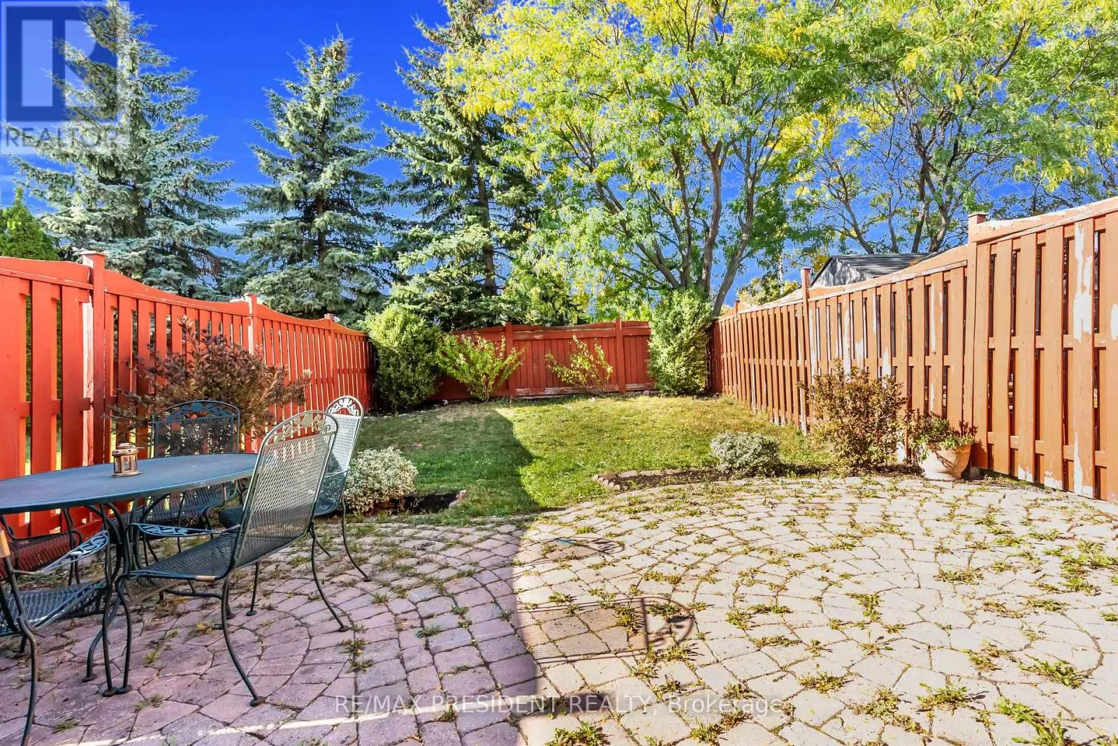 932 LEDBURY CRESCENT
