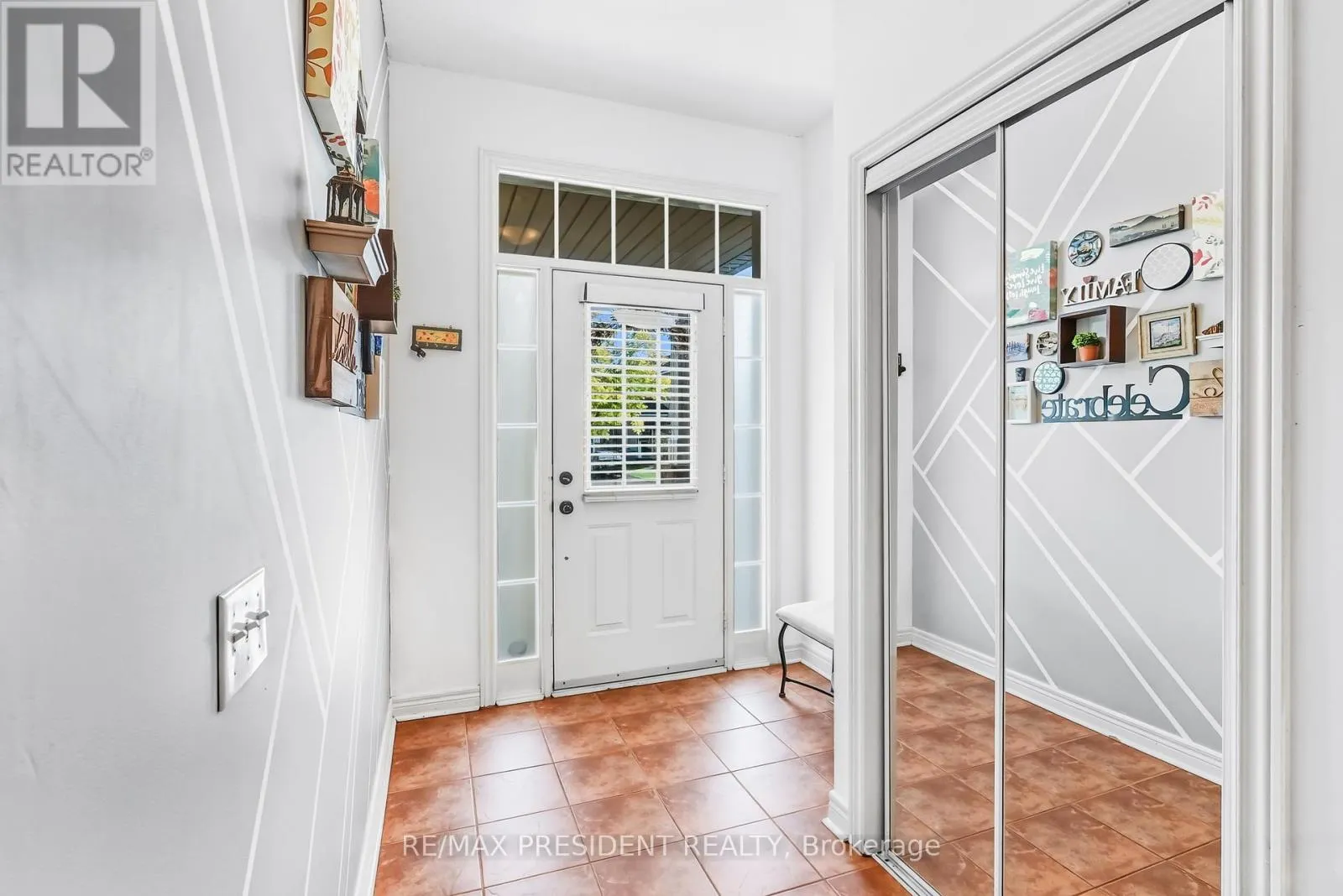 932 LEDBURY CRESCENT