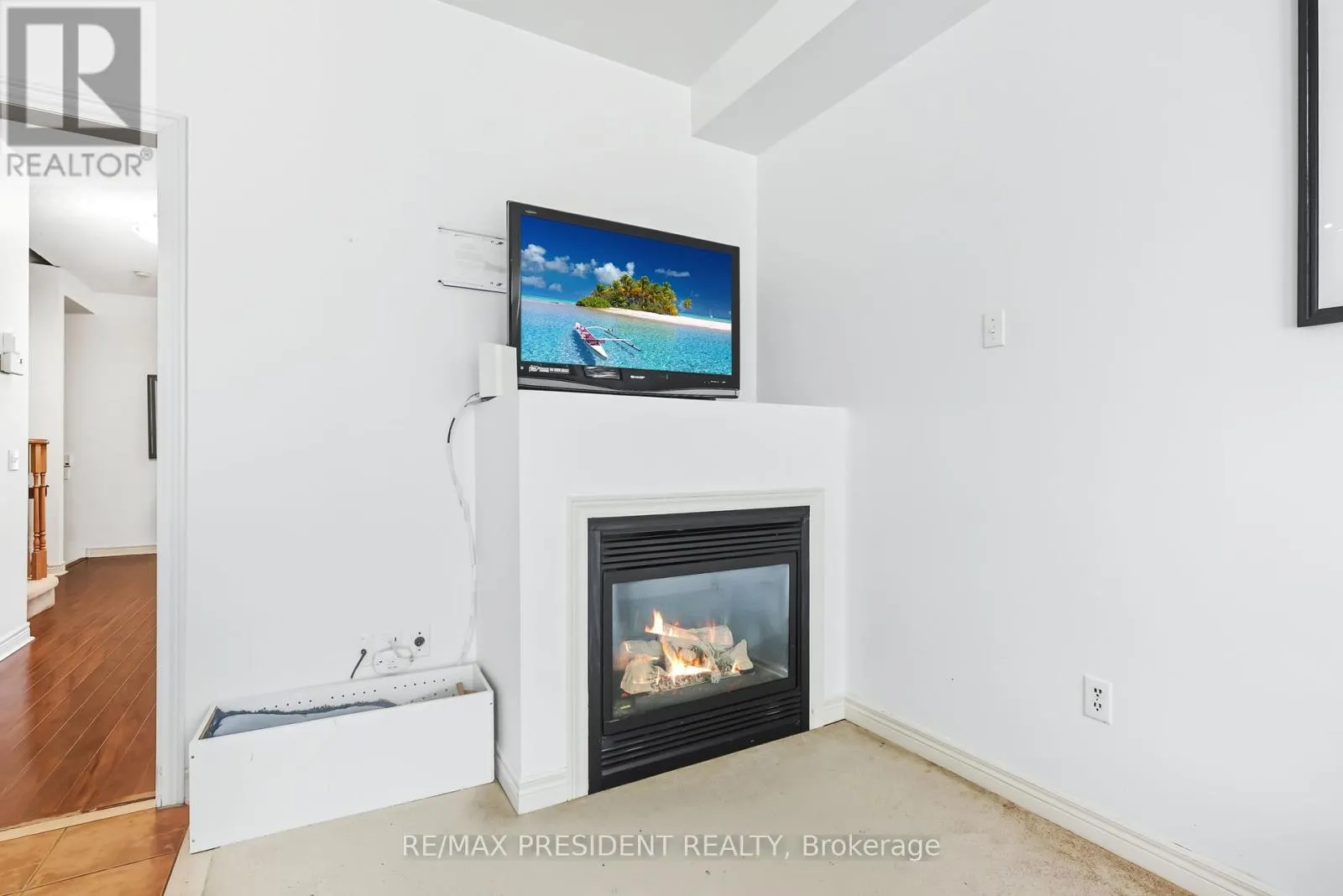 932 LEDBURY CRESCENT