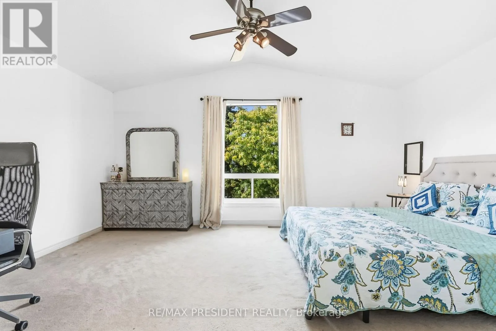 932 LEDBURY CRESCENT