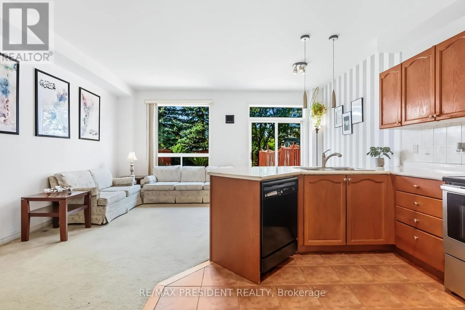 932 LEDBURY CRESCENT