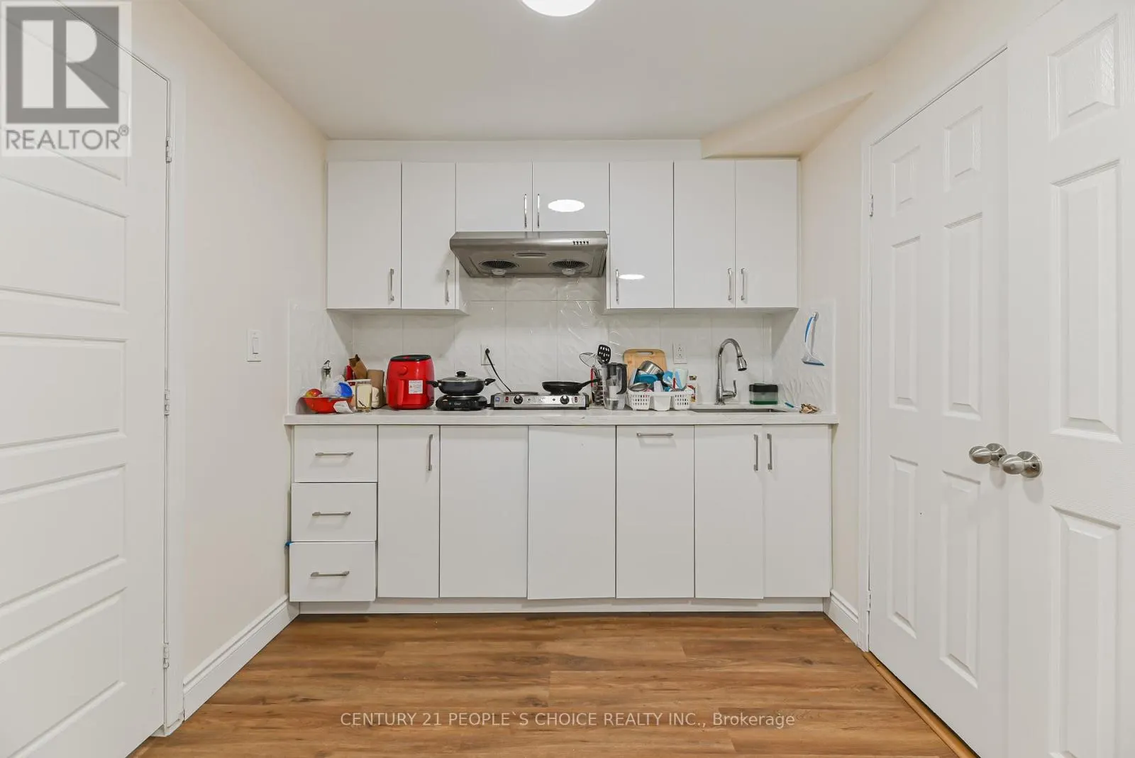 116 GOLDENLIGHT CIRCLE