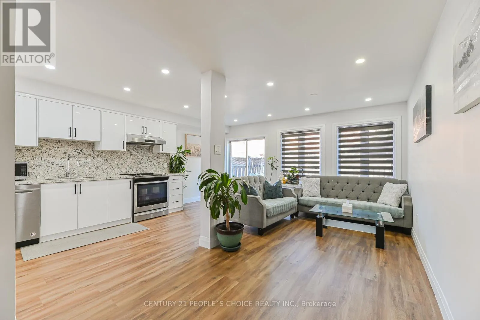 116 GOLDENLIGHT CIRCLE