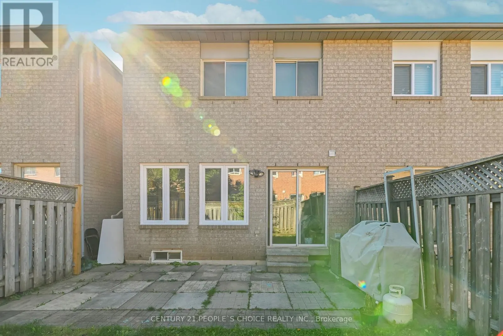 116 GOLDENLIGHT CIRCLE