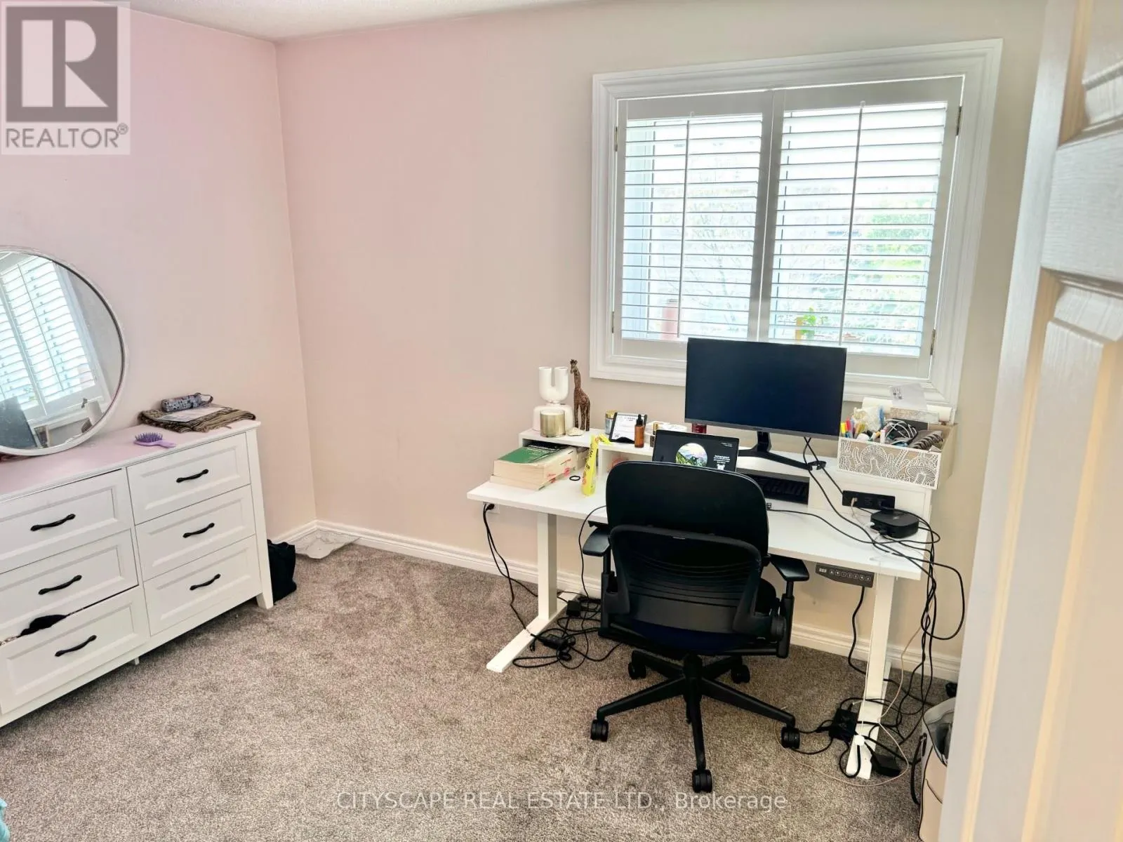 533 LEATHERLEAF DRIVE