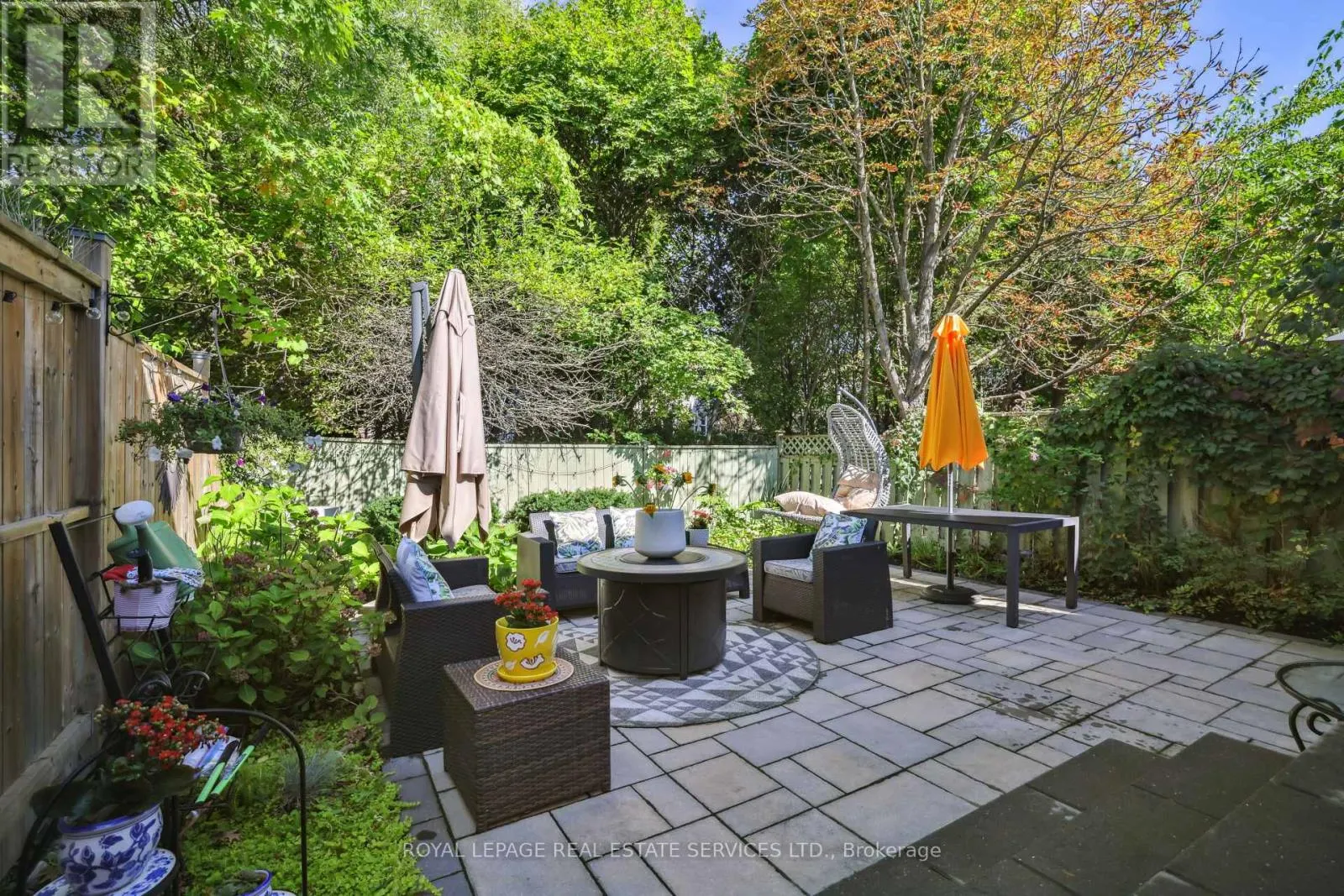1233 HEDGESTONE CRESCENT