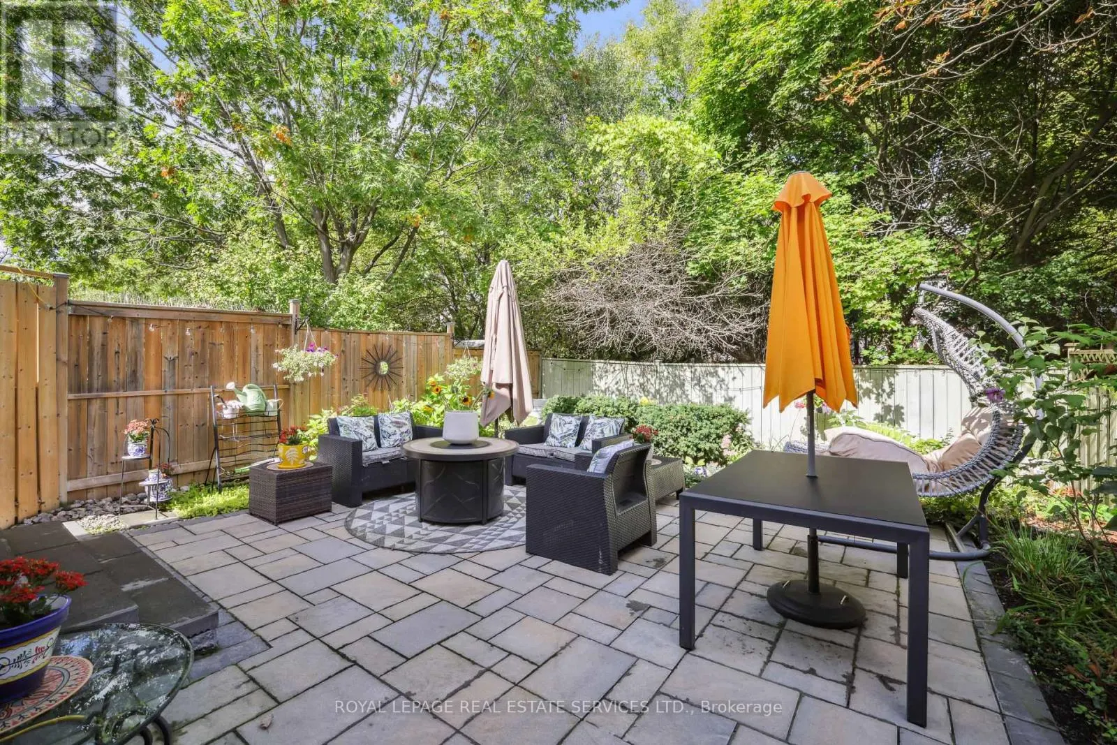1233 HEDGESTONE CRESCENT
