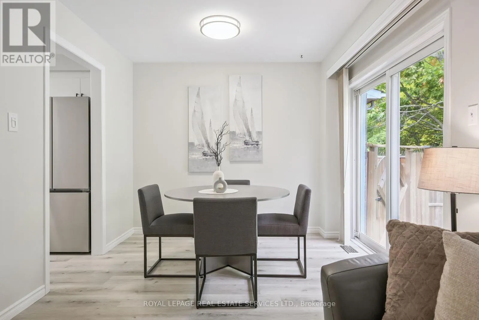 1233 HEDGESTONE CRESCENT