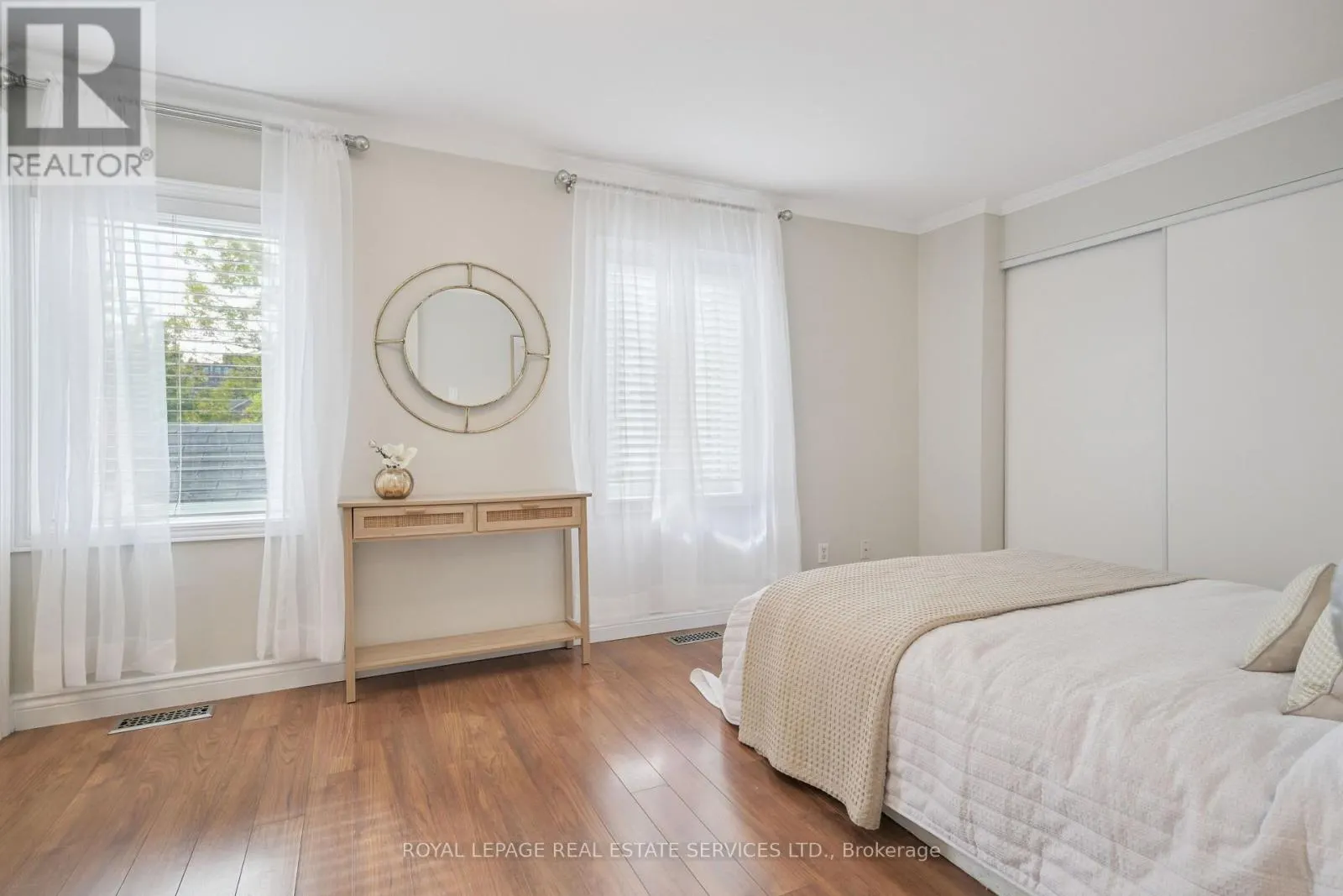 1233 HEDGESTONE CRESCENT
