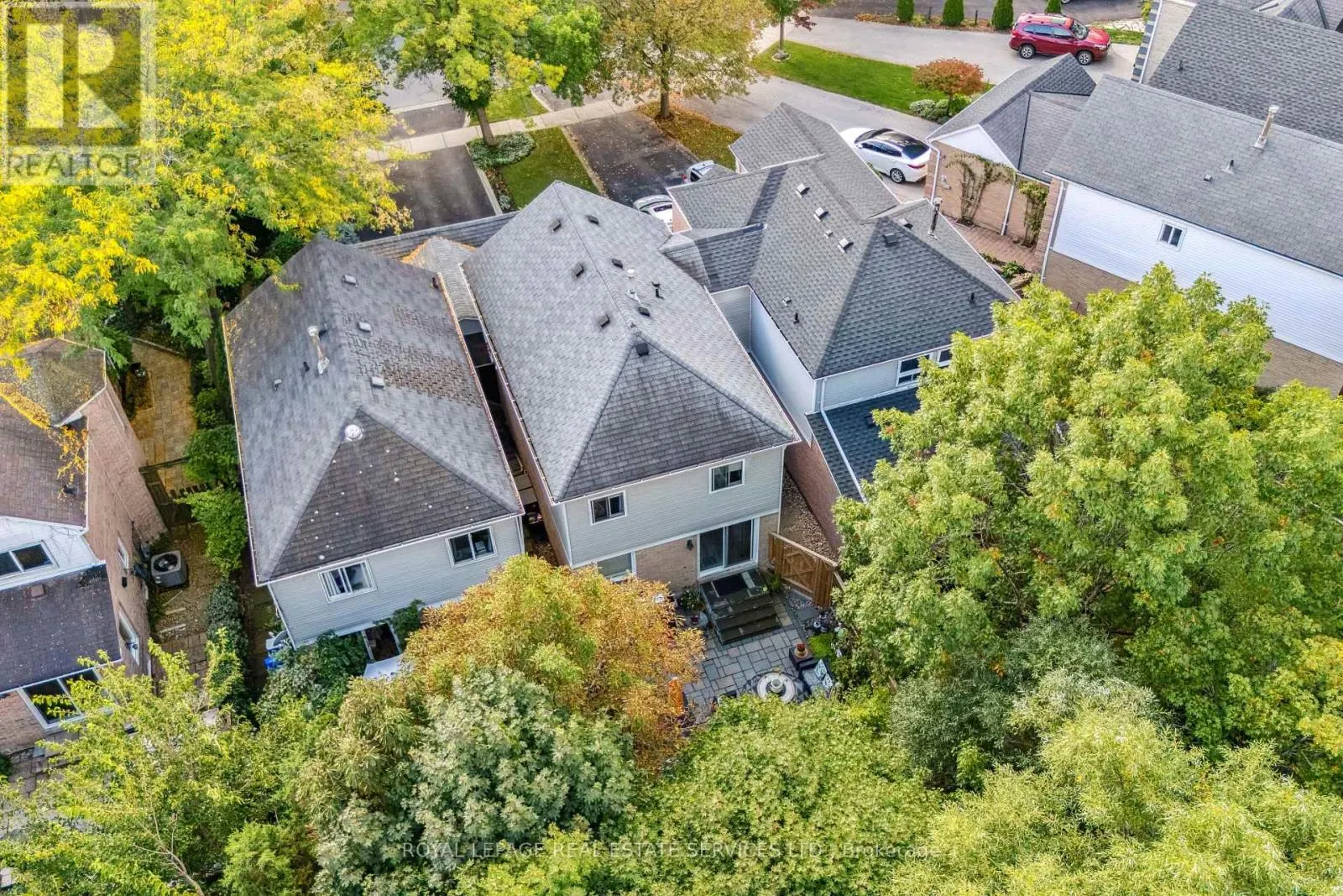 1233 HEDGESTONE CRESCENT