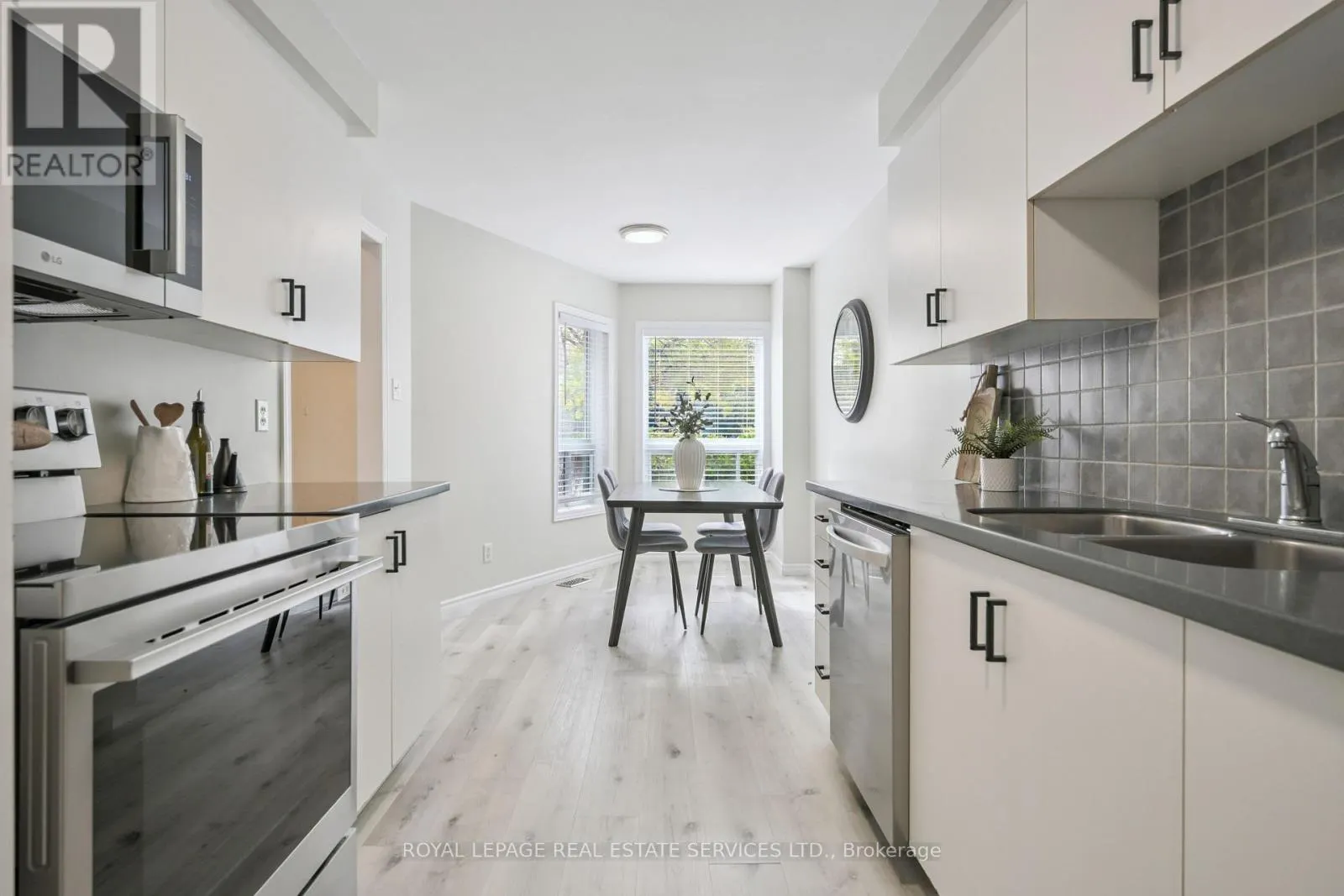 1233 HEDGESTONE CRESCENT