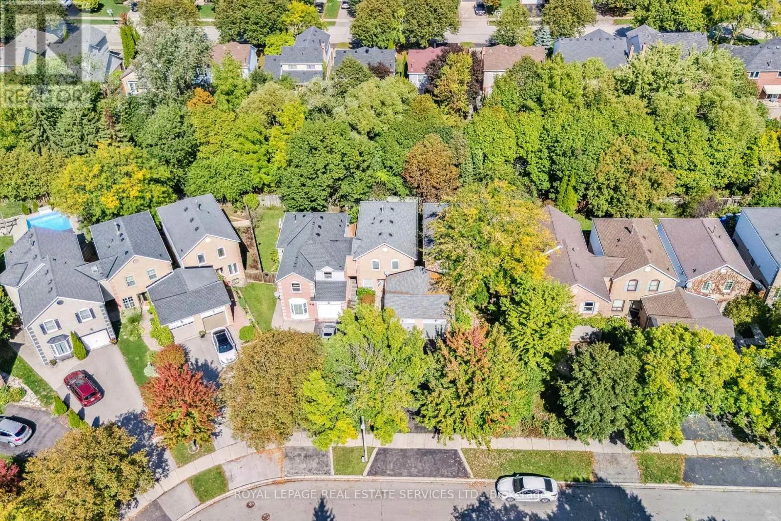 1233 HEDGESTONE CRESCENT
