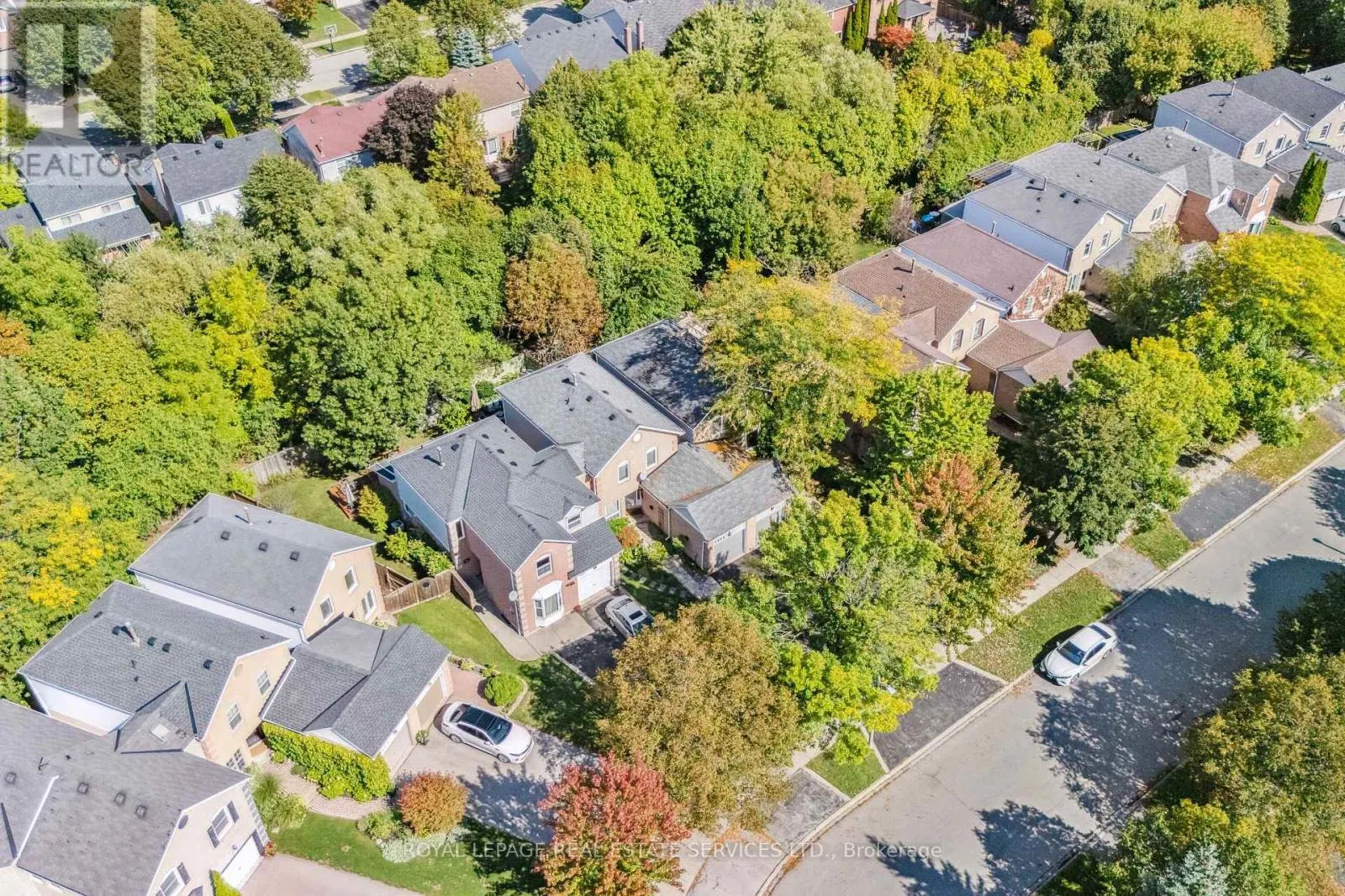 1233 HEDGESTONE CRESCENT