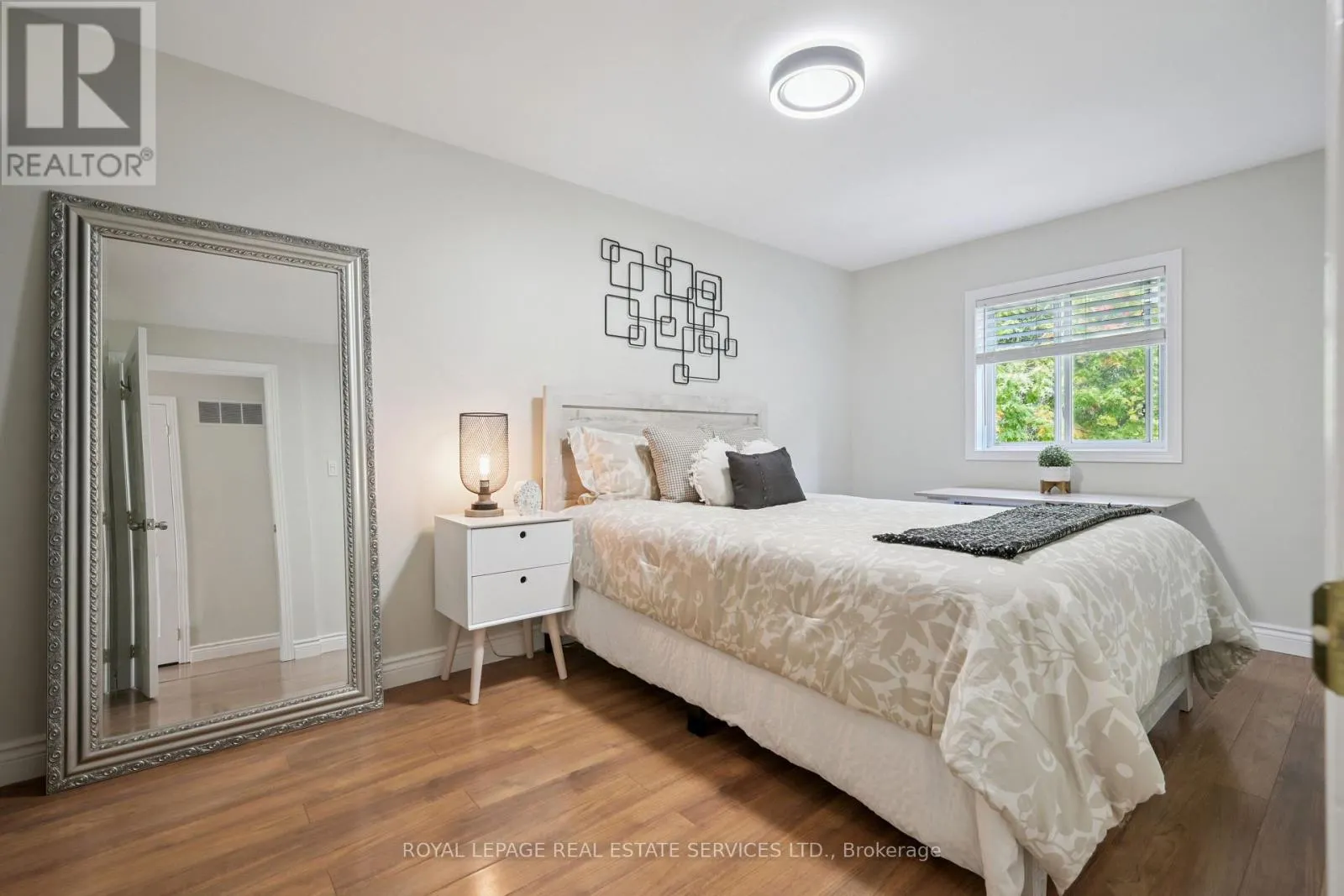 1233 HEDGESTONE CRESCENT