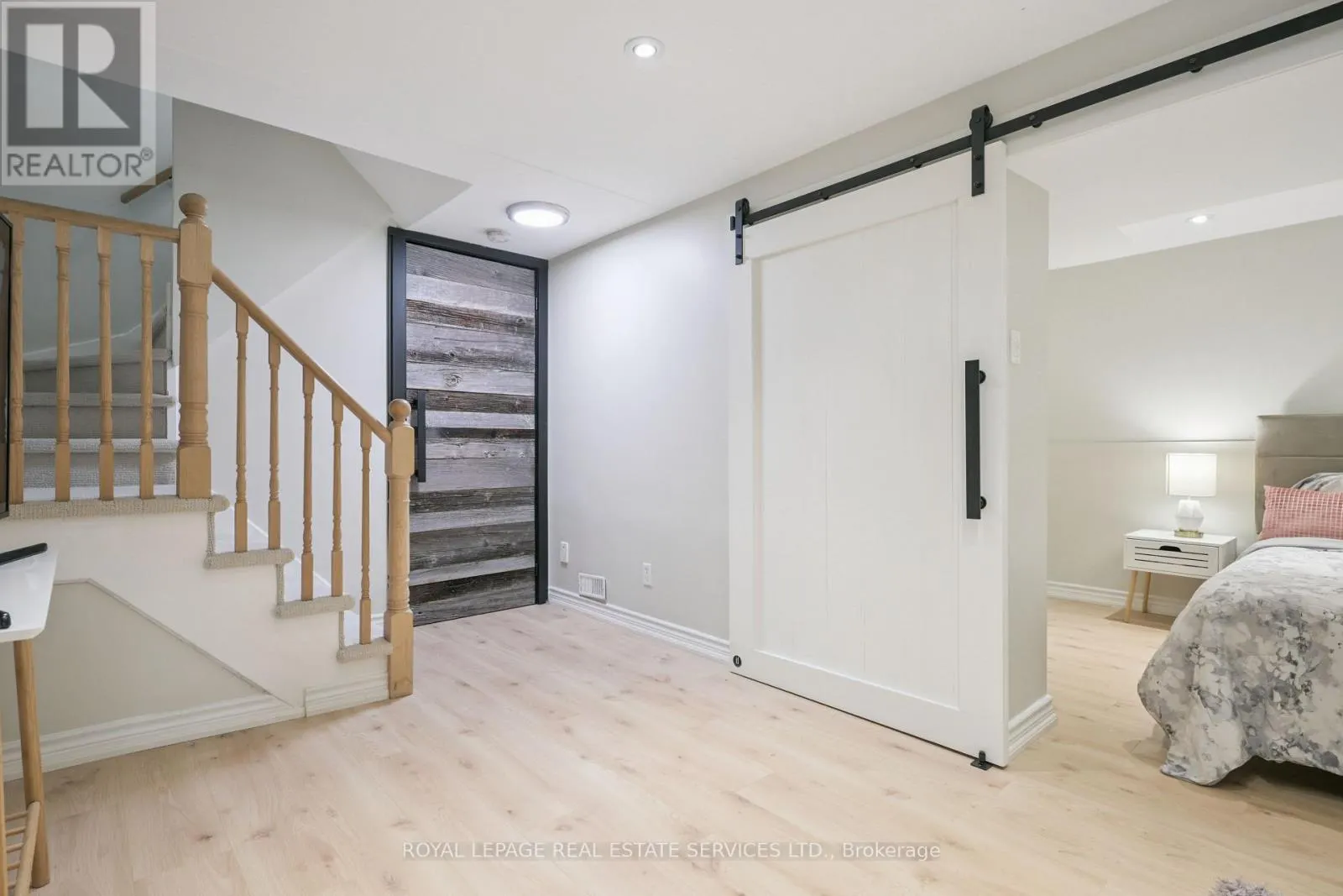 1233 HEDGESTONE CRESCENT