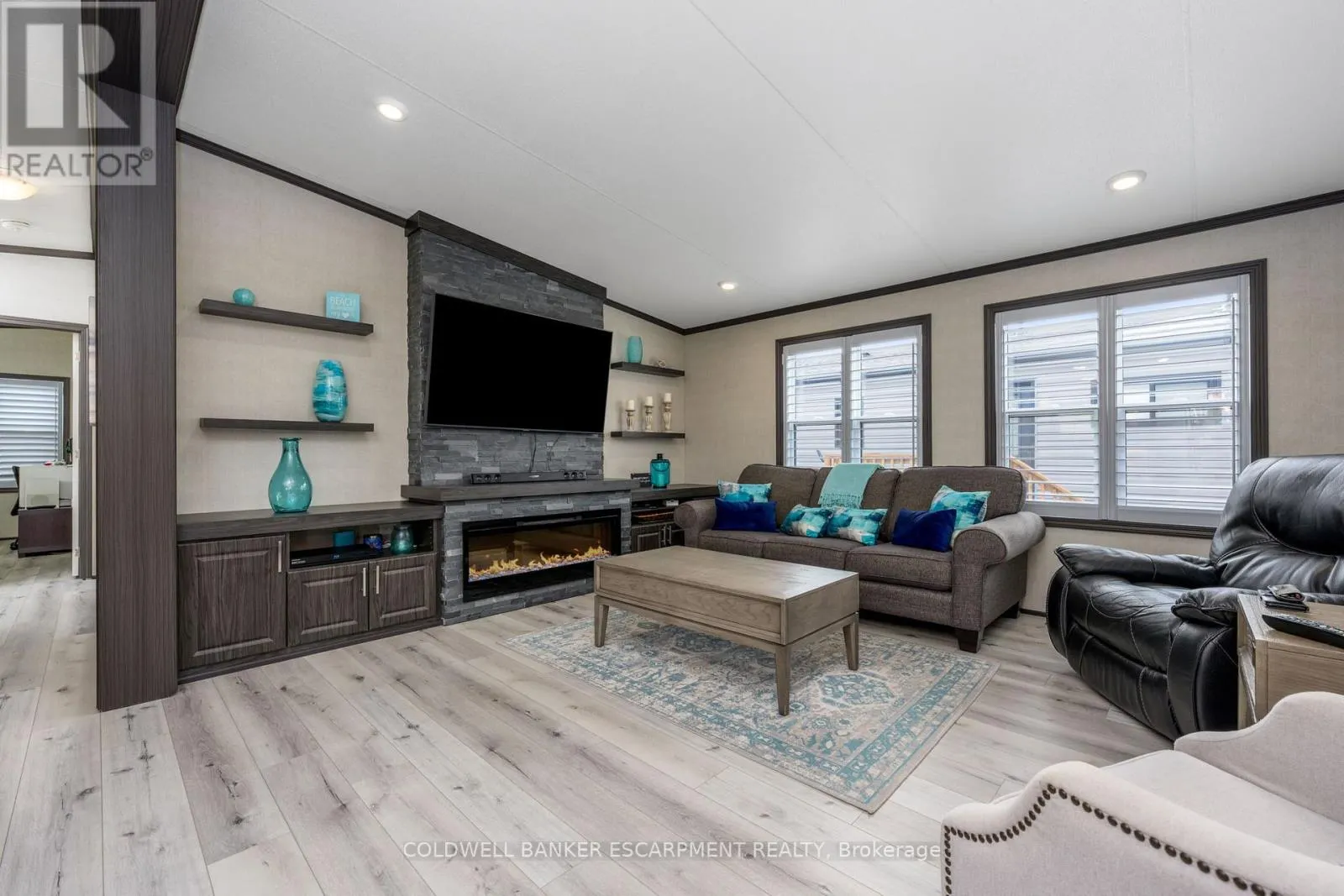 8 HILL - 4449 MILBUROUGH LINE