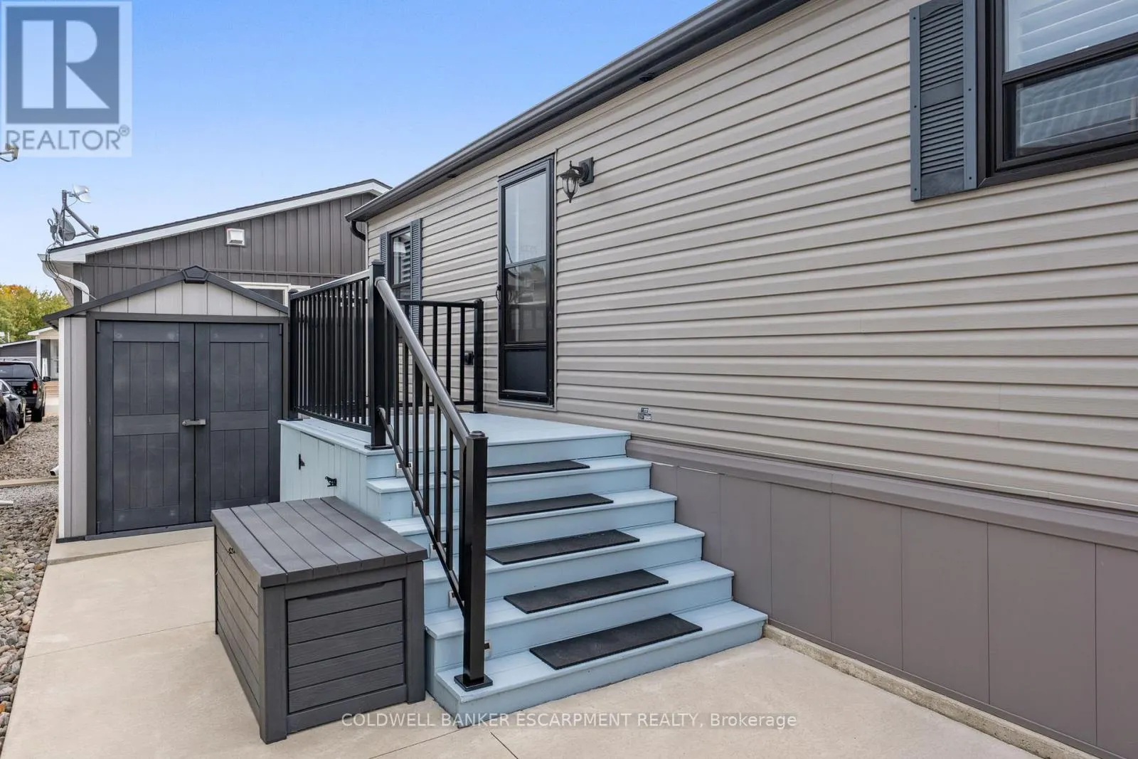 8 HILL - 4449 MILBUROUGH LINE
