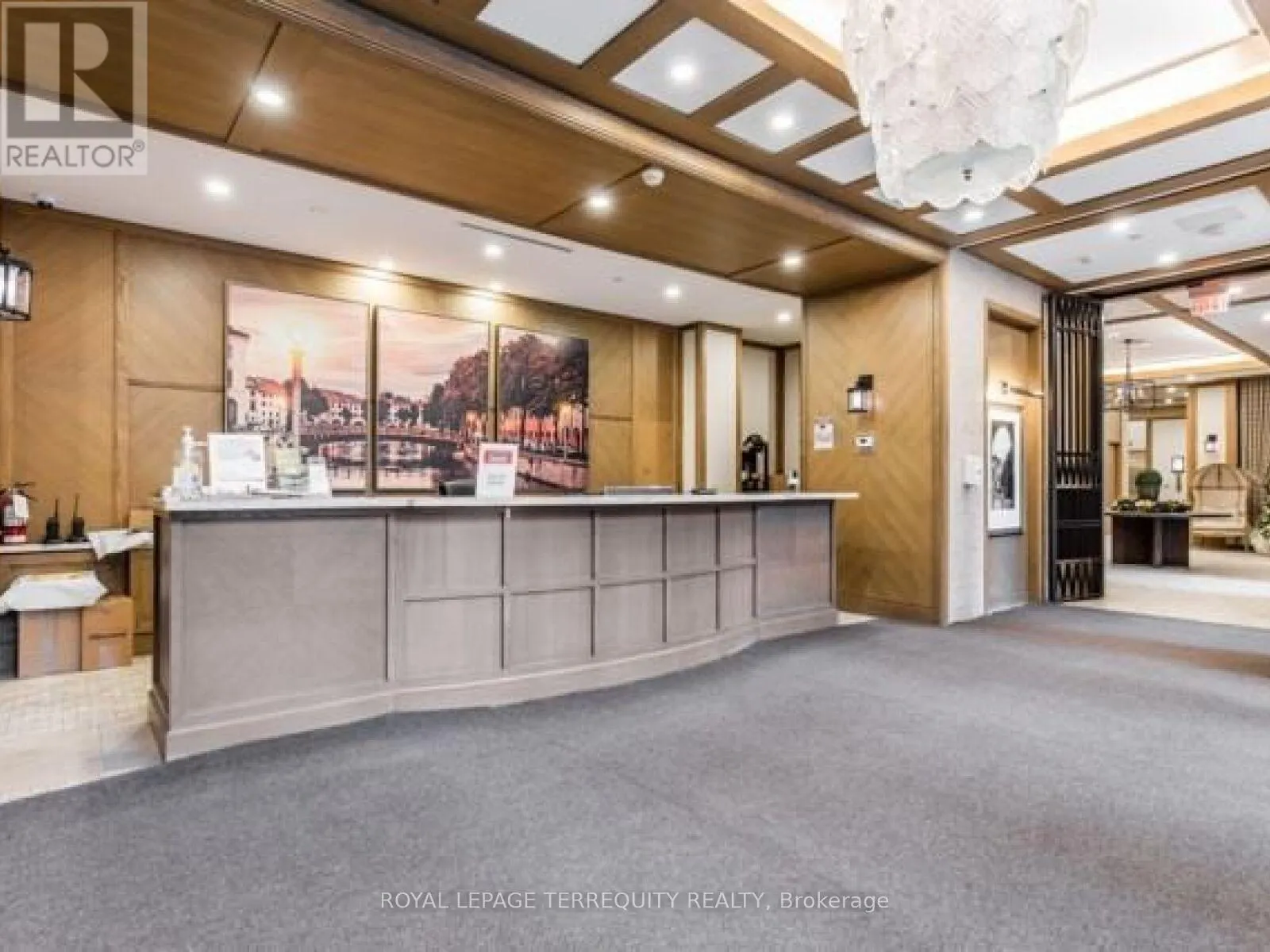 626 - 830 LAWRENCE AVENUE W
