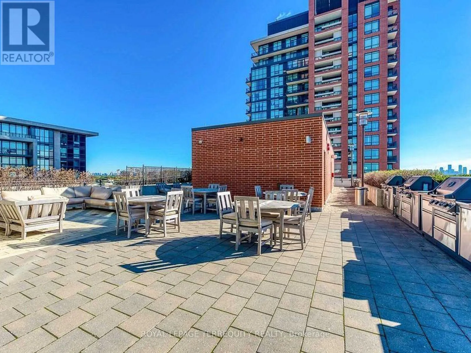 626 - 830 LAWRENCE AVENUE W