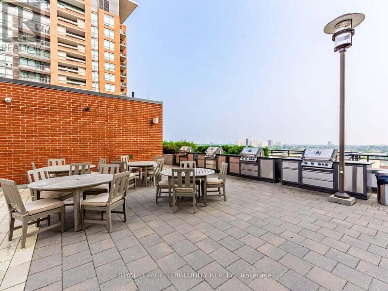 626 - 830 LAWRENCE AVENUE W