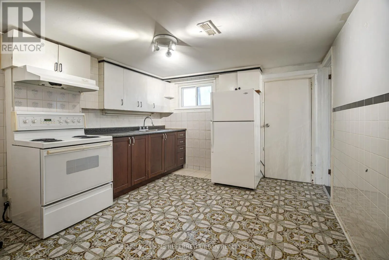 MAIN - 99 HAY AVENUE