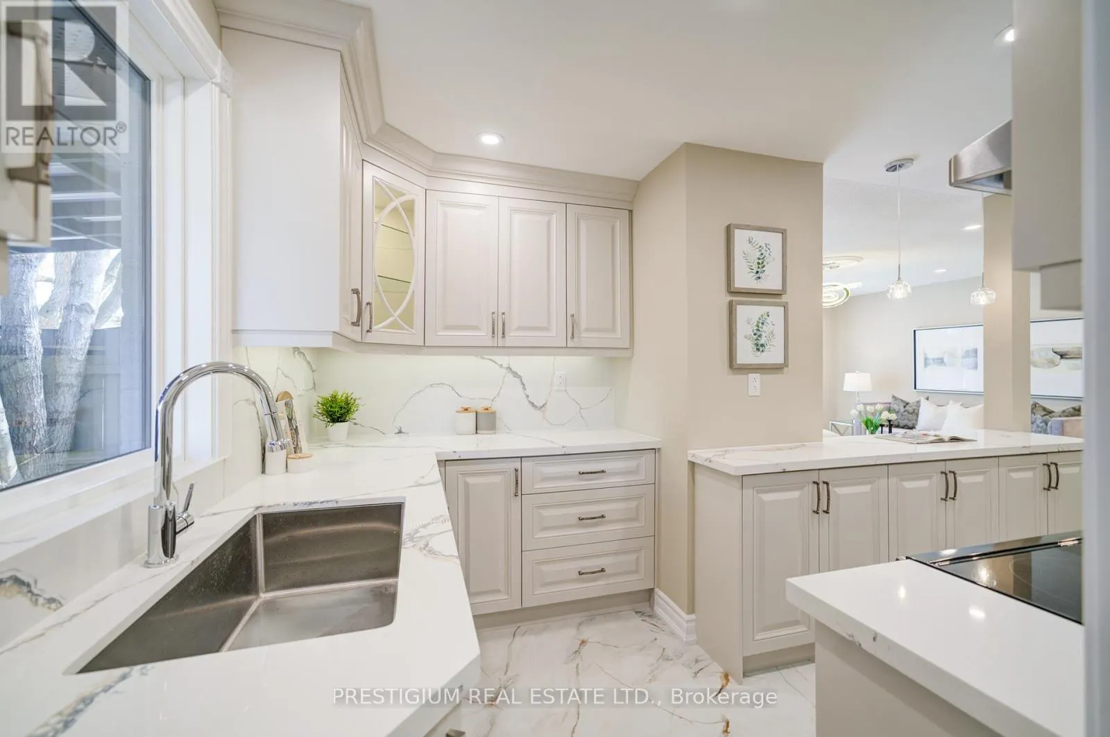 UPPER LEVEL - 6 WILLIS DRIVE