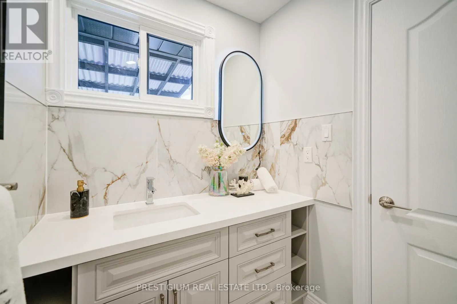 UPPER LEVEL - 6 WILLIS DRIVE