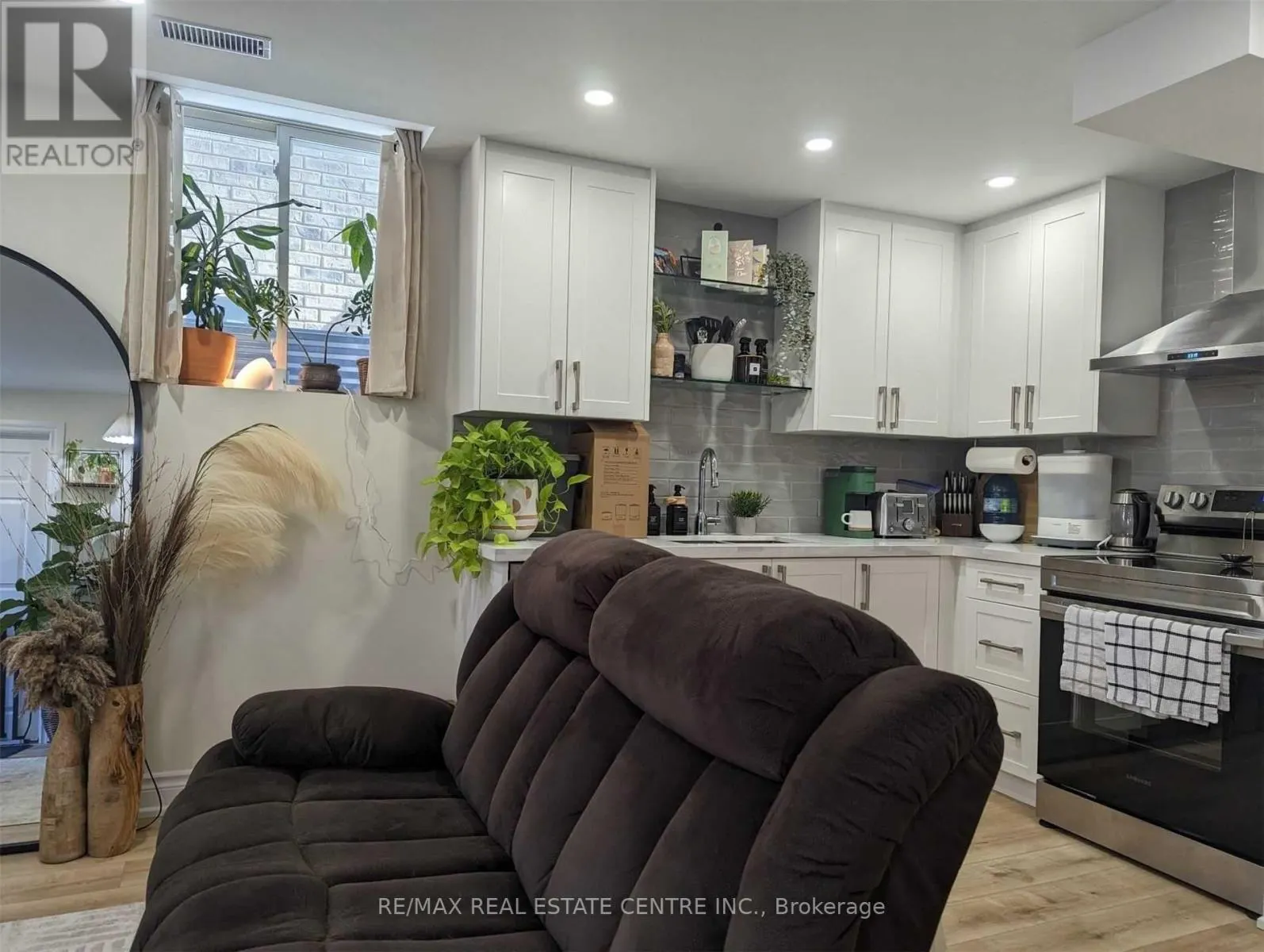 LOWER - 4094 CHANNING CRESCENT