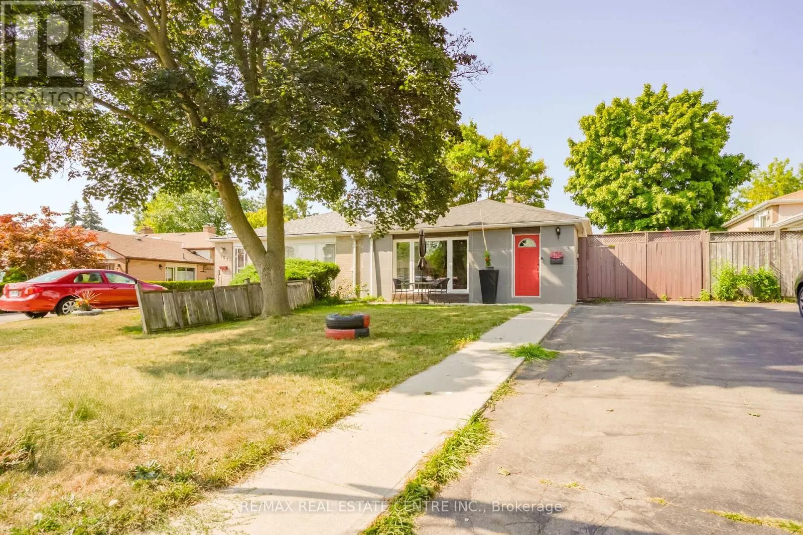 105 ALOMA CRESCENT