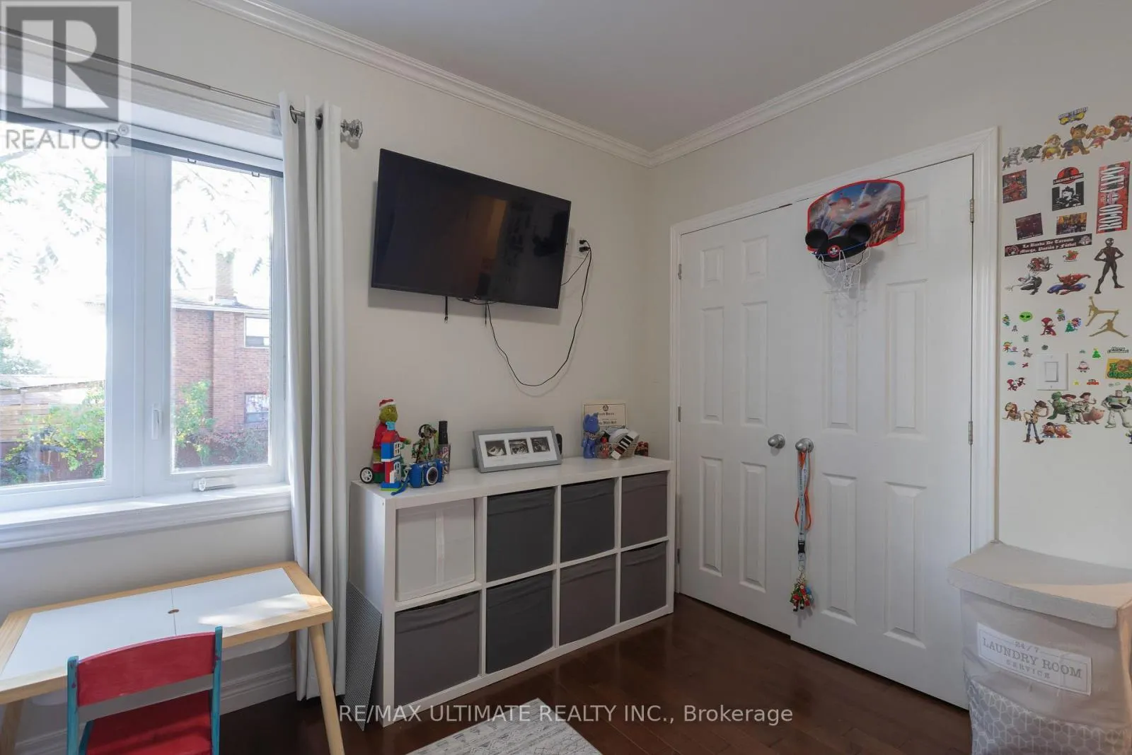 12 WICKFORD DRIVE
