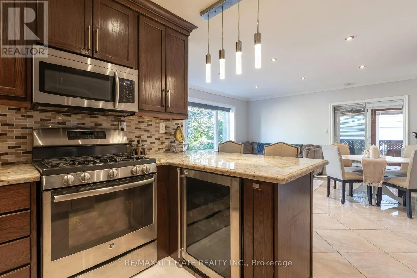 12 WICKFORD DRIVE