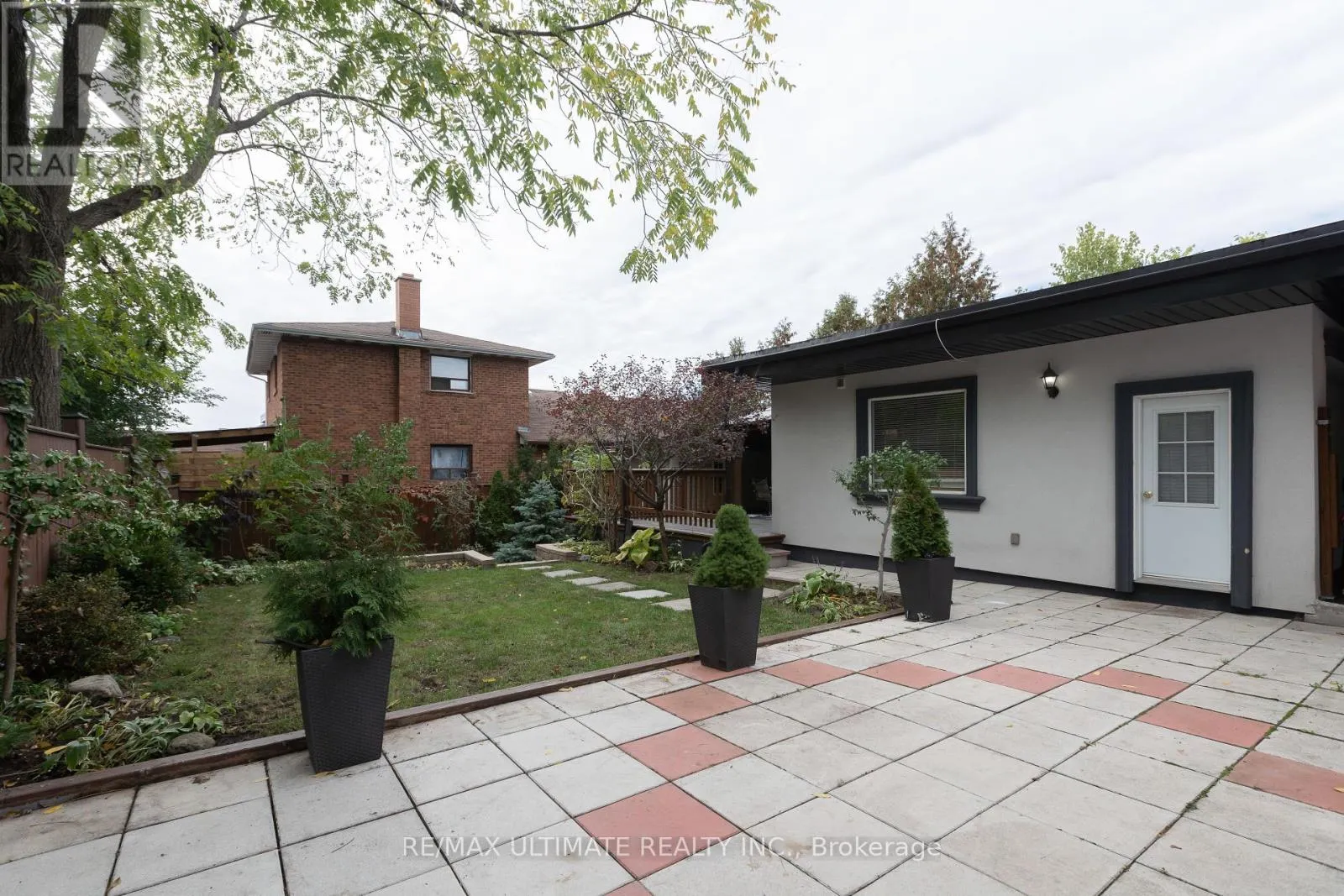 12 WICKFORD DRIVE