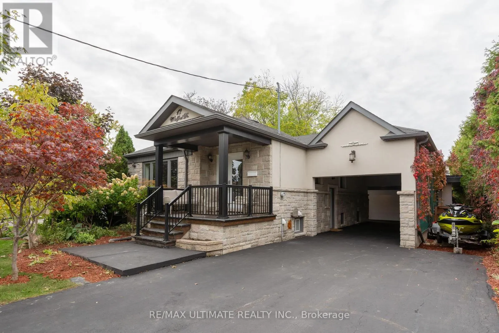 12 WICKFORD DRIVE