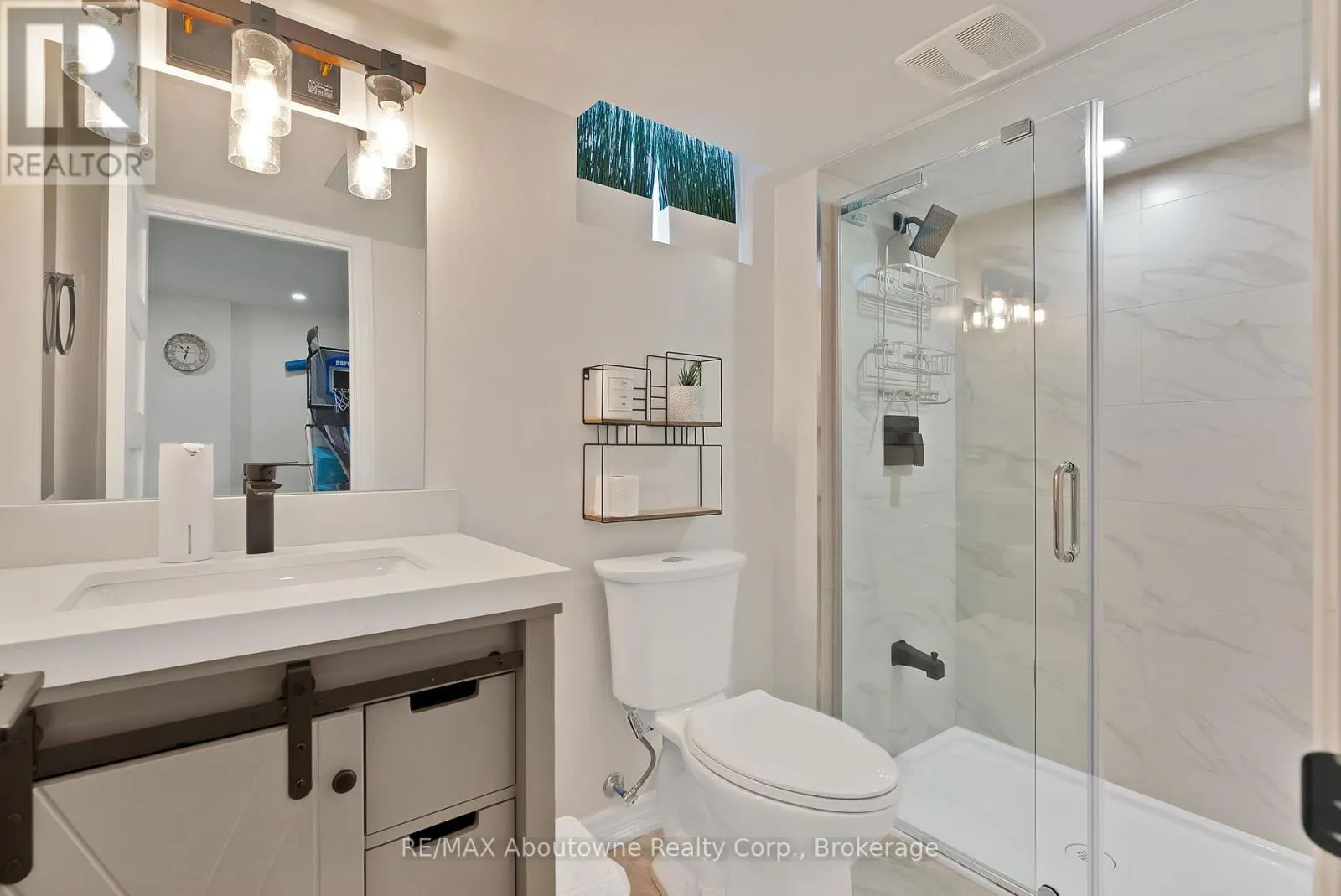 2599 CASTLE HILL CRESCENT