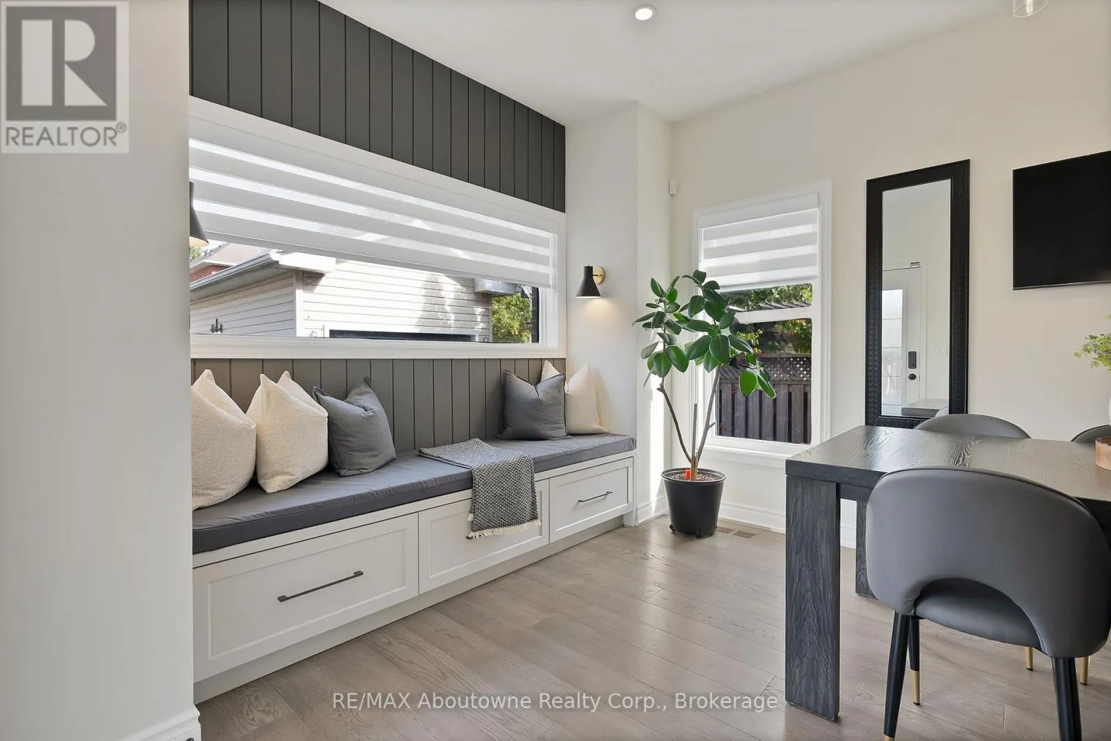 2599 CASTLE HILL CRESCENT