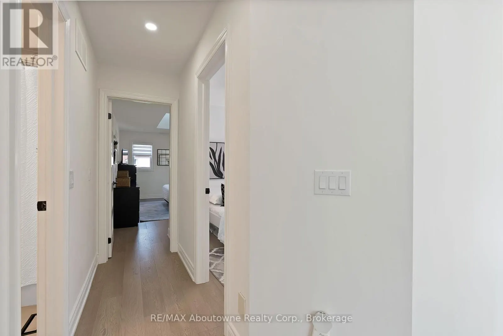 2599 CASTLE HILL CRESCENT