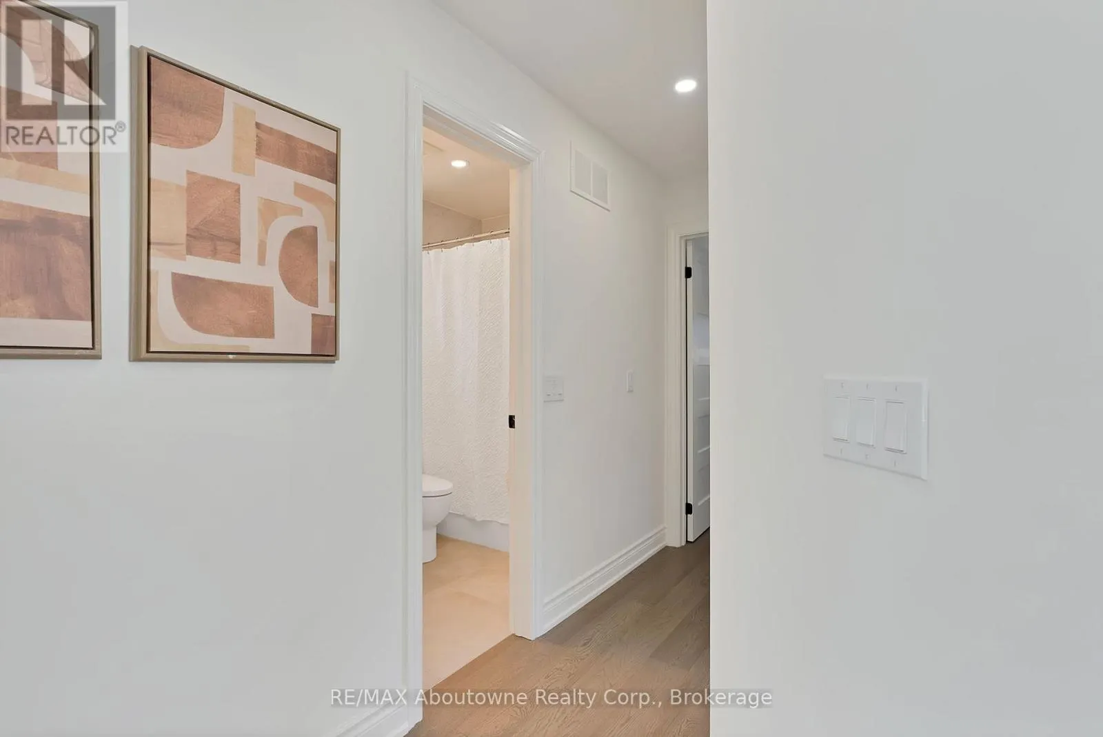 2599 CASTLE HILL CRESCENT
