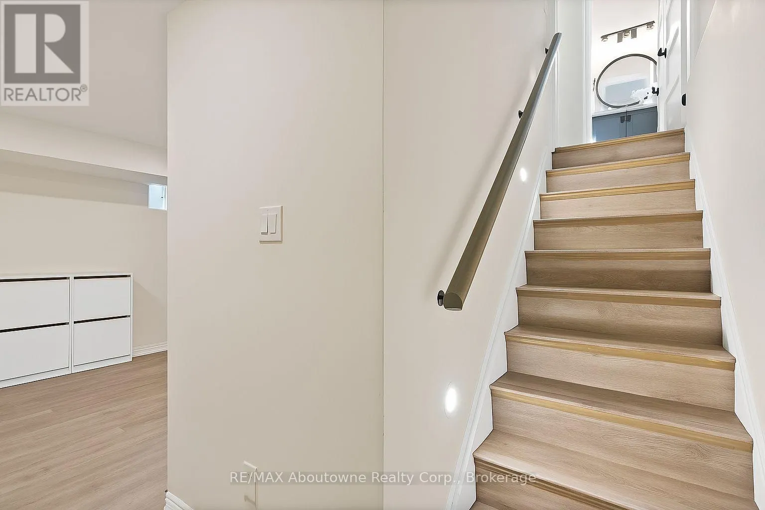 2599 CASTLE HILL CRESCENT