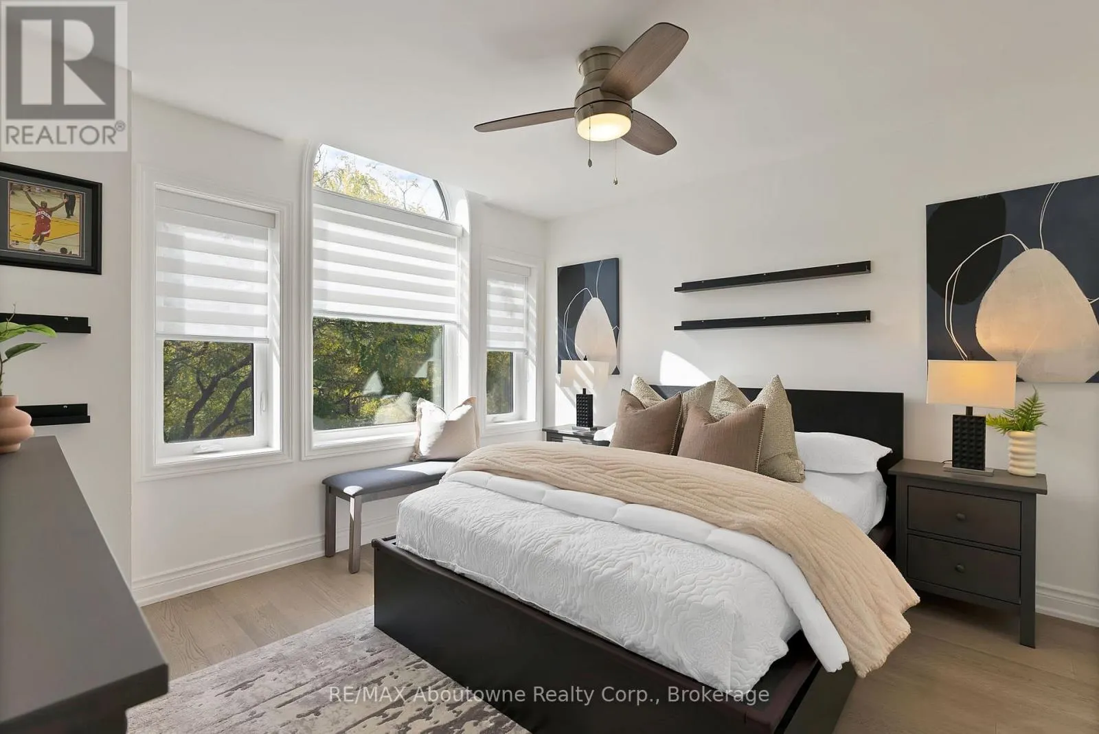 2599 CASTLE HILL CRESCENT