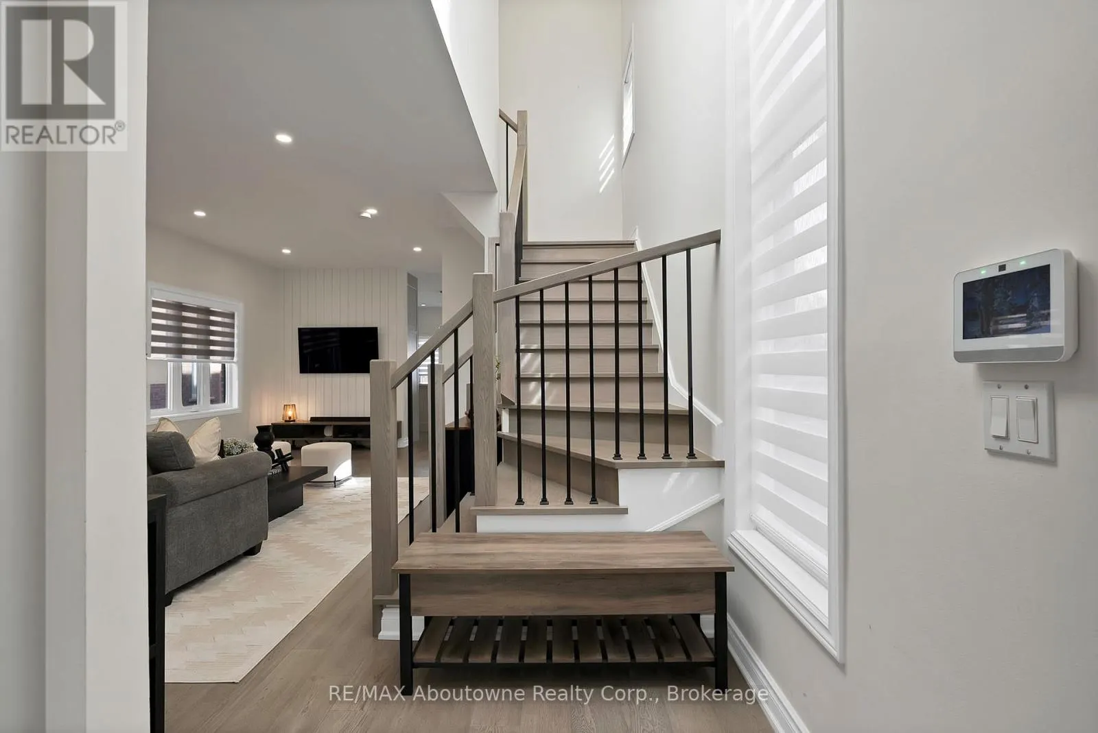 2599 CASTLE HILL CRESCENT
