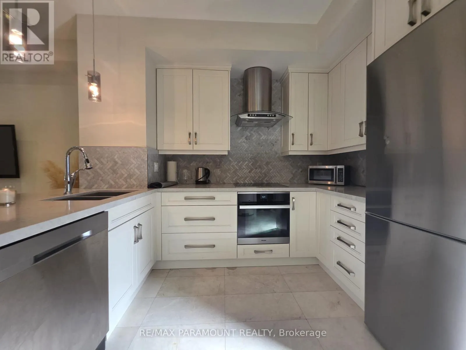 12 - 3077 CAWTHRA ROAD