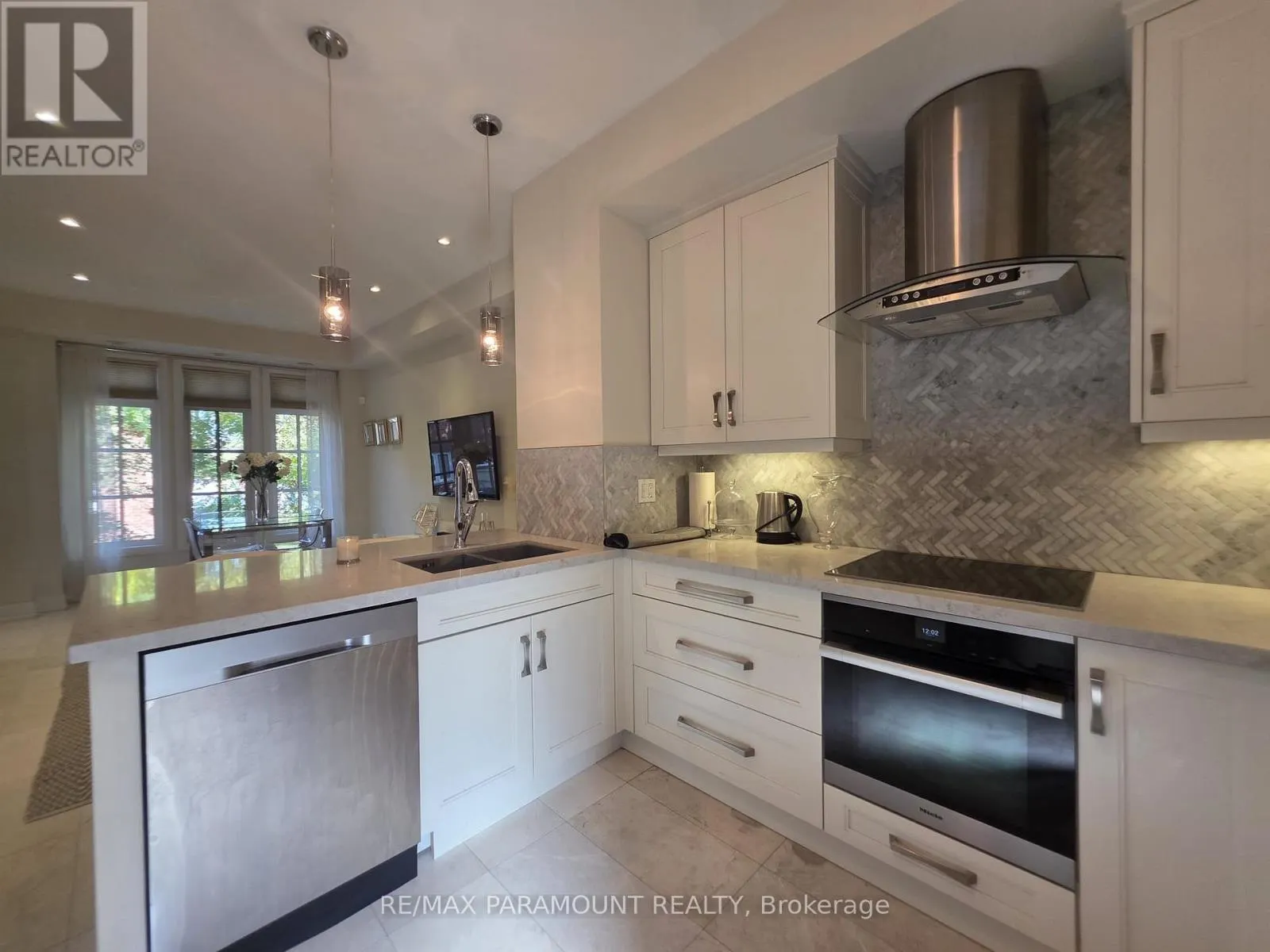 12 - 3077 CAWTHRA ROAD