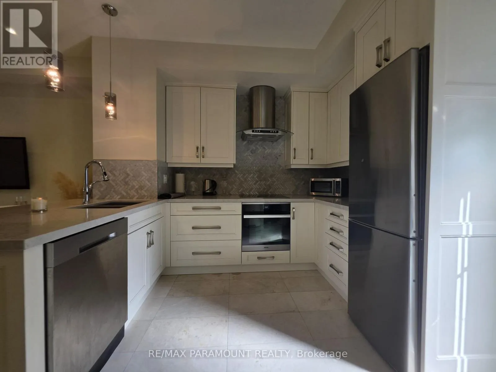 12 - 3077 CAWTHRA ROAD