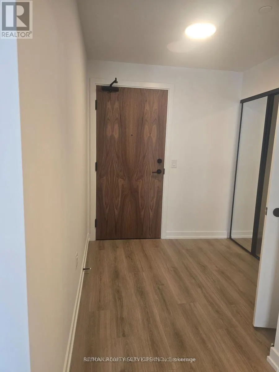 203 - 10 LAGERFELD DRIVE