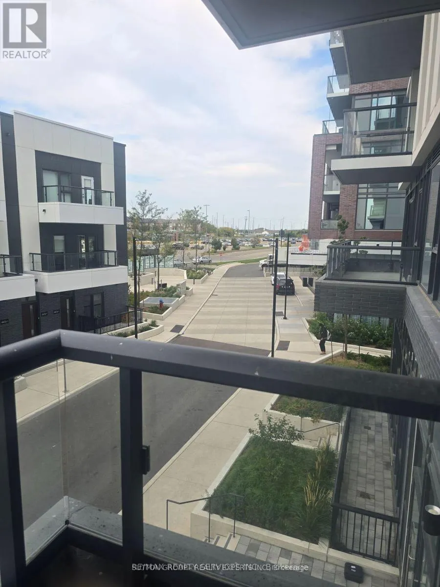 203 - 10 LAGERFELD DRIVE