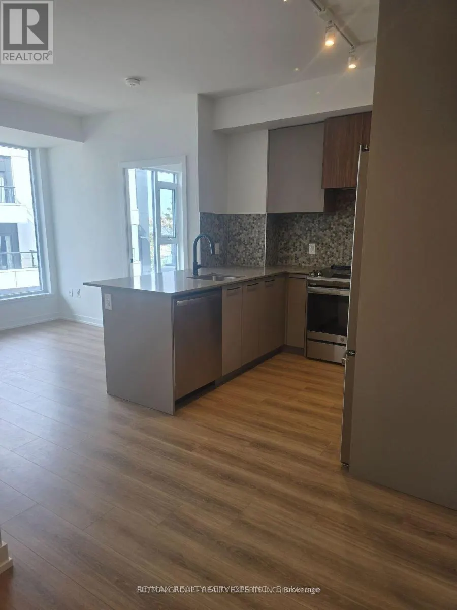 203 - 10 LAGERFELD DRIVE