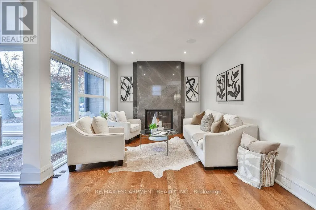 1293 WOODLAND AVENUE
